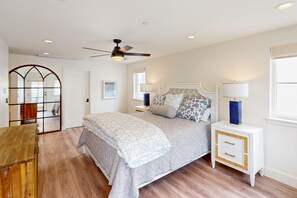 2 bedrooms, iron/ironing board, Internet, bed sheets