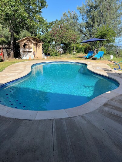 Charming 3 bedroom house with WiFi, AC in Lucerne CA