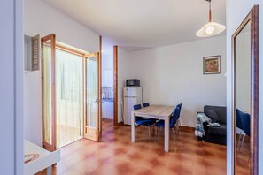 Interior - Portobello sul mare by Rentbeat (Villanova)
