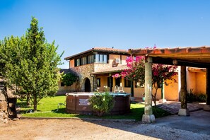 Exterior - Country House 'Amaltea' with Mountain View, Wi-Fi and Air Conditioning (Candeleda)