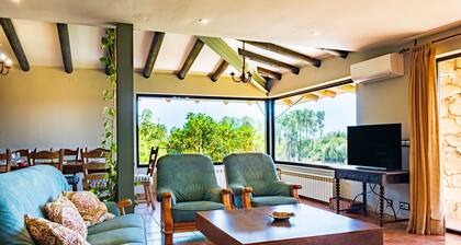 Casa rural 'Amaltea' con vistas a la montaña, Wi-Fi y aire acondicionado