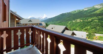 Apartment 'A1 308 Appart Au Pied Des Pistes' with Mountain View and Balcony