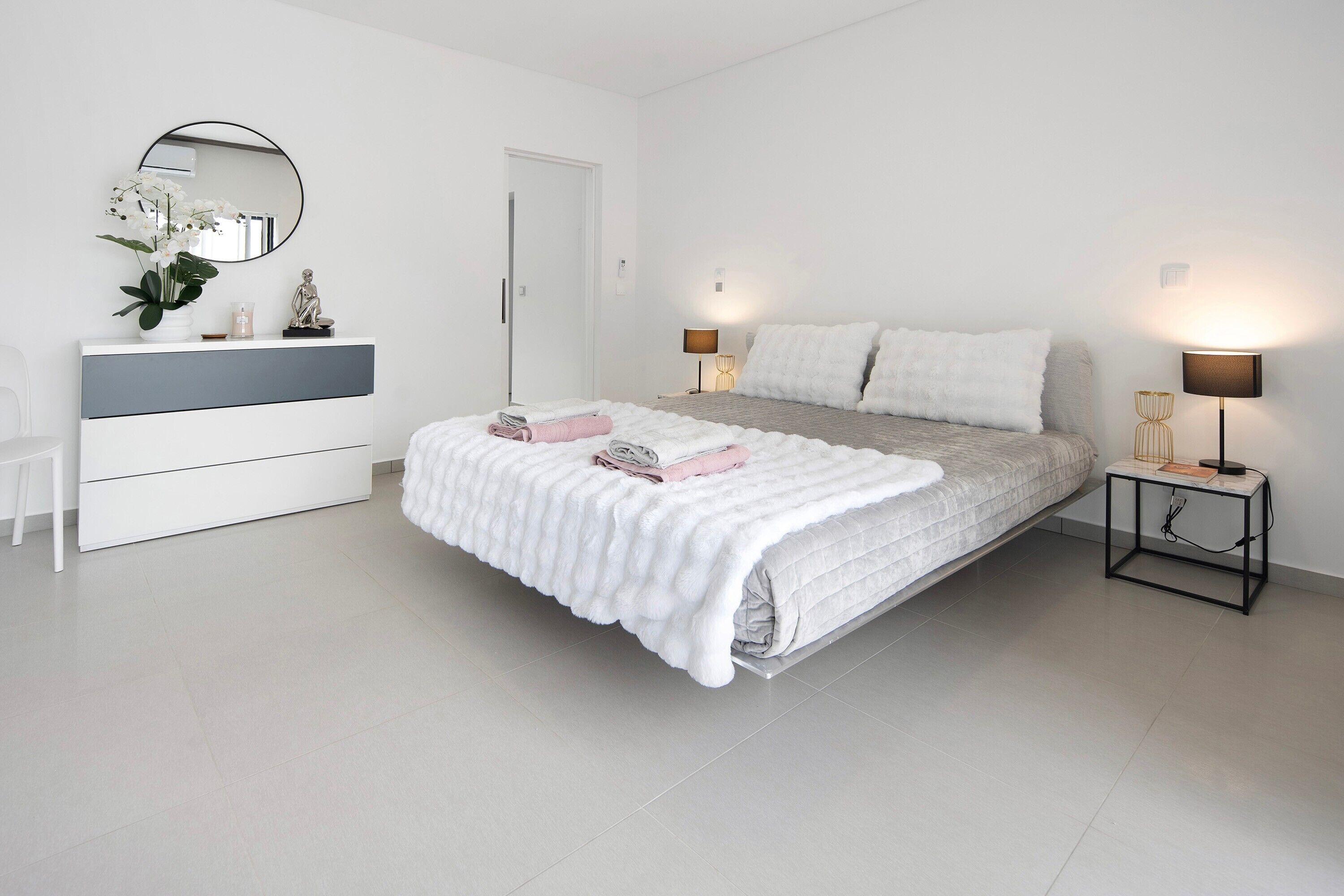 2 chambres, accès au Wi-Fi (inclus), literie fournie