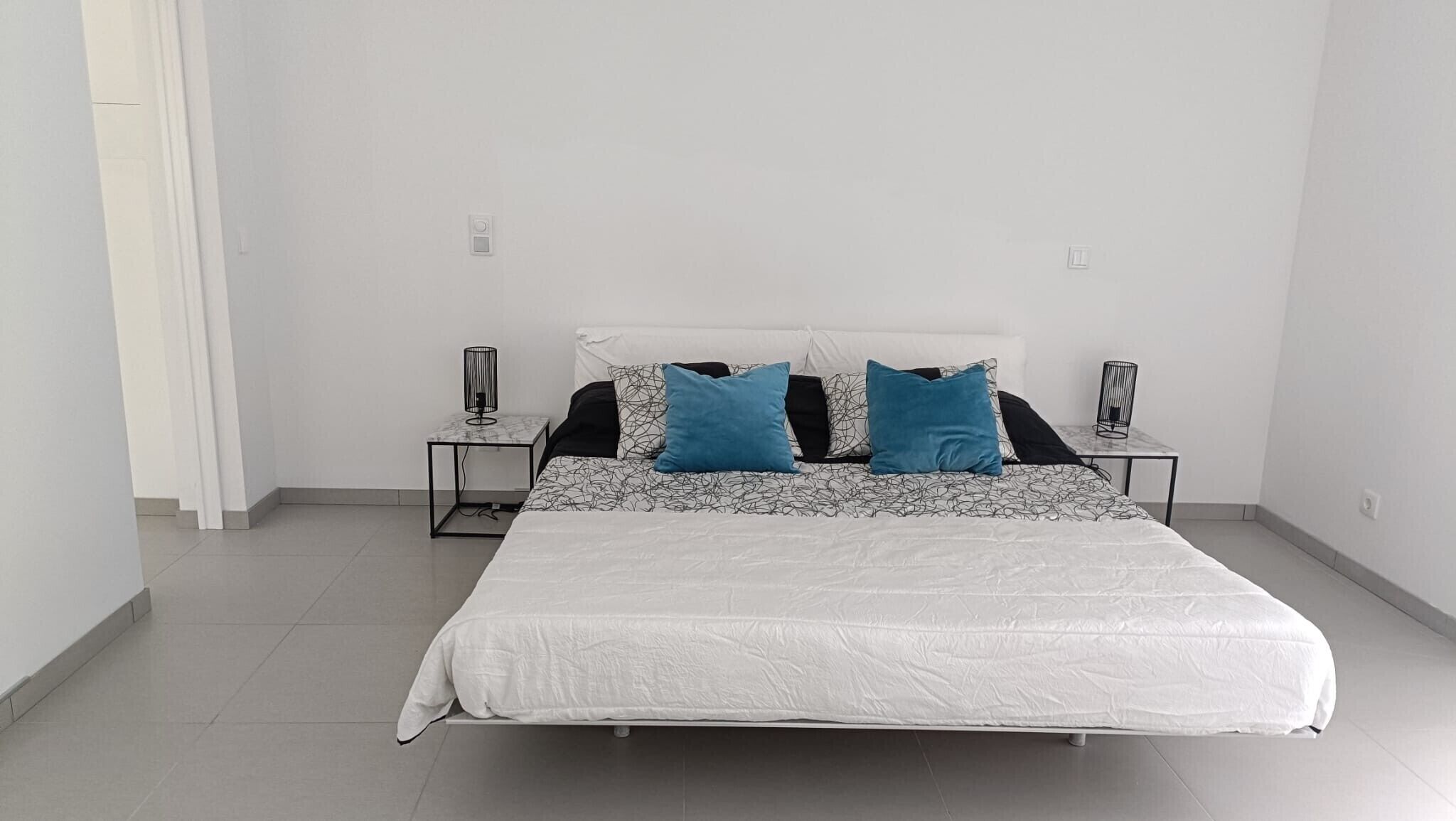 2 quartos, Wi-Fi de cortesia, roupa de cama