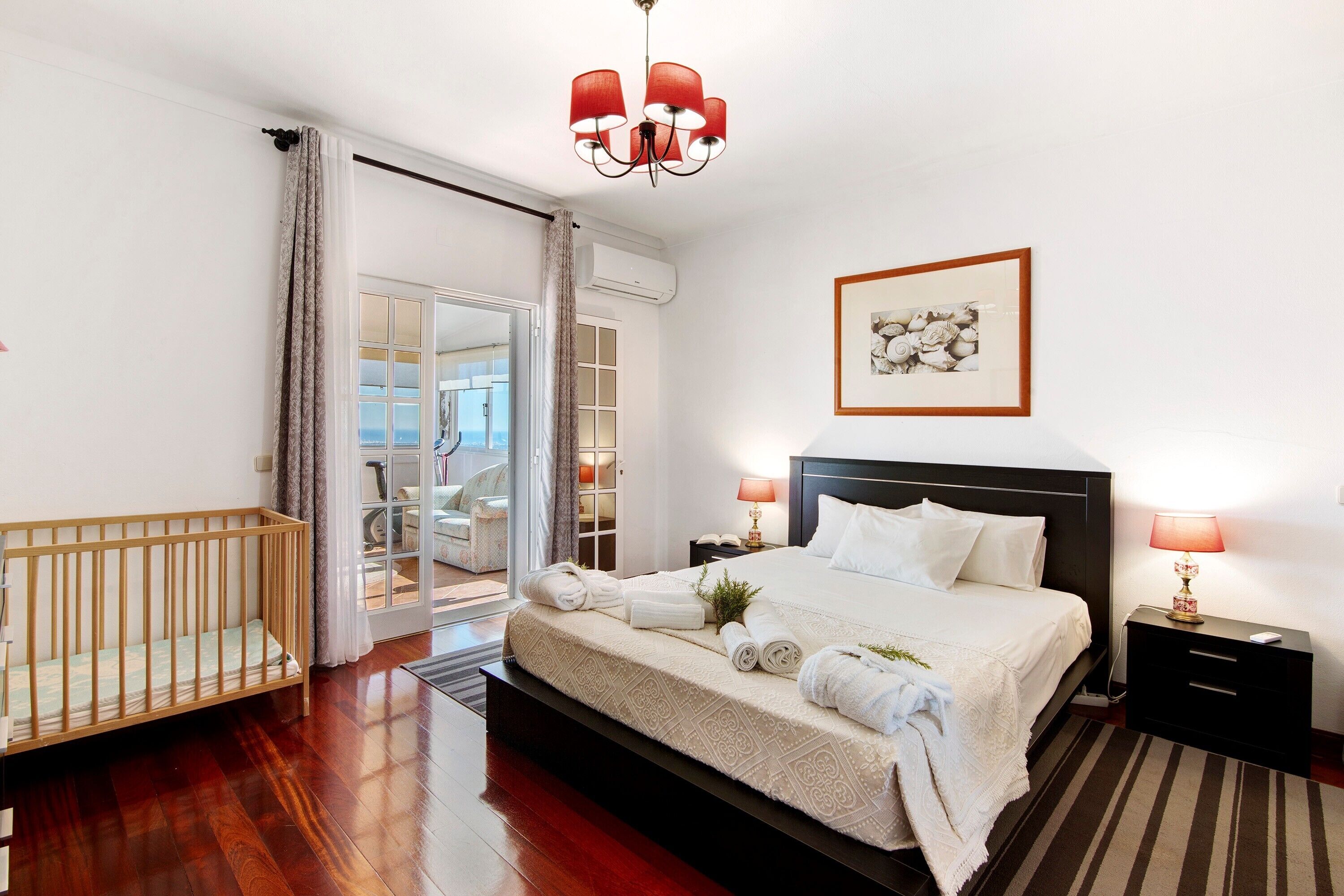 4 chambres, fer et planche à repasser, Wi-Fi gratuit, draps fournis