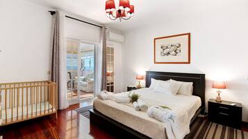 4 chambres, fer et planche à repasser, Wi-Fi gratuit, draps fournis