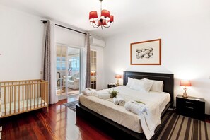 4 عدّة غرف نوم ومكواة/لوح كي وواي فاي مجانًا وملاءات أسرّة