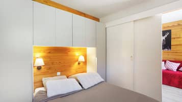 2 bedrooms