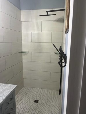 Hair dryer, towels - The Stinson Suite, Jenny's Downtown Hideaway Bed and Breakfast-The Stinson Suite (Laurel)