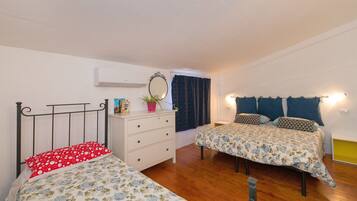 1 bedroom, free WiFi, bed sheets