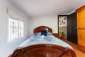 5 camere, ferro/asse da stiro, Wi-Fi gratuito, lenzuola