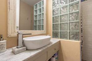 Towels, toilet paper