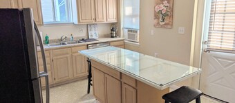 Rustic Oasis for the Family -  6 min walk to Downtown