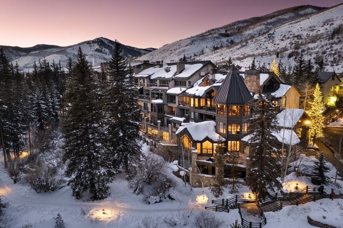 Cozy Room Perfect for Couples! Fireplace & Mountain Scenery - Pets Welcome