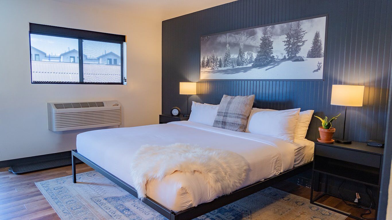 Rambler Single King, Gravity Haus Winter Park, Gym Access, Downtown Ease - Winter Park, CO