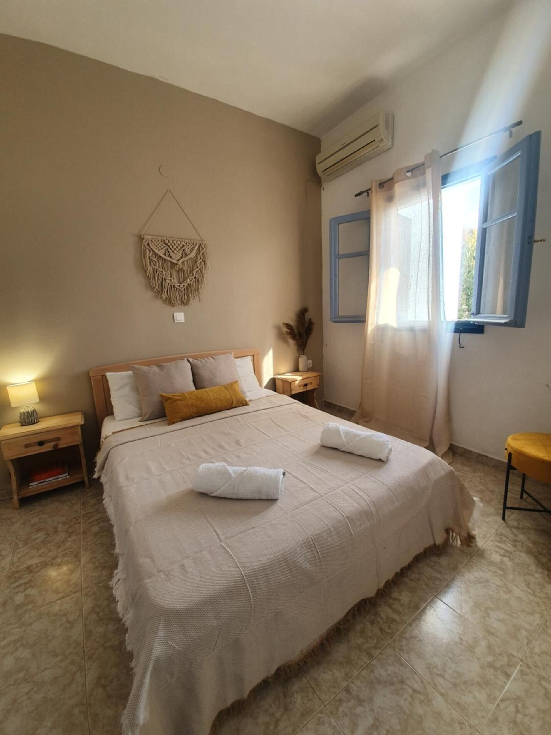 2 chambres, fer et planche à repasser, Wi-Fi gratuit, draps fournis