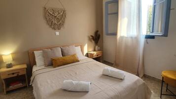 2 bedrooms, iron/ironing board, free WiFi, bed sheets