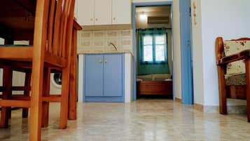 1 slaapkamer, een strijkplank/strijkijzer, gratis wifi, beddengoed