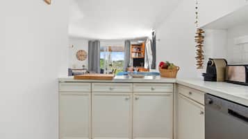 Fridge, microwave, dishwasher, coffee/tea maker