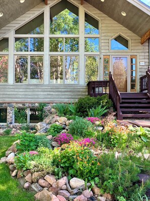 Exterior detail - Downtown, Walking Distance to Lincoln Ave! 90 night min stay  (Steamboat Springs)