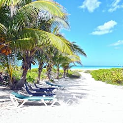 Private beach, white sand, sun loungers, beach towels