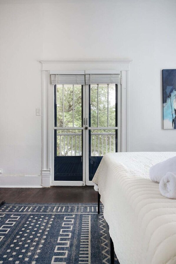 3 室のベッドルーム、デスク、WiFi