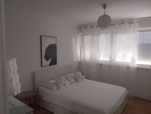 1 sovrum, strykjärn/strykbräda, wi-fi och sängkläder