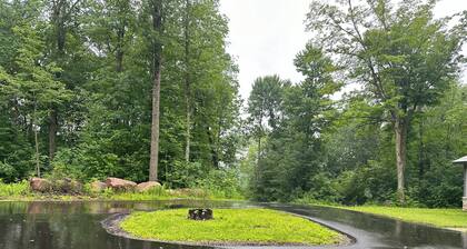 Cabin in the Woods-Sleeps 10!
