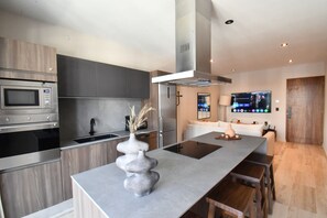 ดีลัก��ซ์อพาร์ทเมนท์, 1 ห้องนอน, ระเบียง | ครัวส่วนตัว