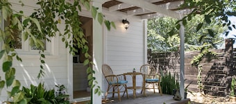 Holiday Home 'Tiny House La Loma' with Private Terrace and Private Garden