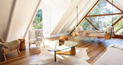 Byron Hinterland Escape with pool immersed in nature