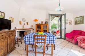 Interior - Holiday Home 'Su Entu A Mari Museddu' with Sea View, Shared Garden and Wi-Fi (Cardedu)