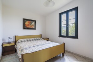 2 室のベッドルーム、WiFi (無料)、ベッドシーツ