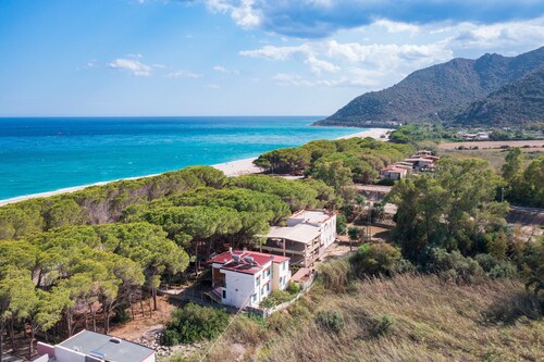 Ferienhaus 'Su Entu A Mari Museddu' mit Meerblick, Gemeinschaftsgarten und WLAN