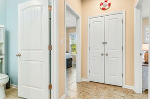 3 chambres, lit parapluie, Wi-Fi gratuit, draps fournis