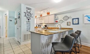 雪櫃、微波爐、焗爐、爐具