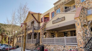 Exterior - Expedition Station lodge at River Run Village, steps to gondola, pool, and gym

 (Keystone)