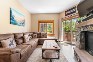 Smart TV, fireplace - Expedition Station lodge at River Run Village, steps to gondola, pool, and gym
(Keystone)
