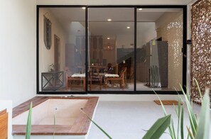 Superior Studio, Garden View | Terrace/patio - Studio Boutique 27 con piscina y gimnasio en BT Homes (Tulum)