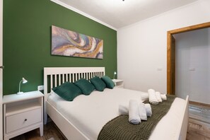 2 makuuhuonetta, silitysrauta/-lauta, ilmainen Wi-Fi, vuodevaatteet