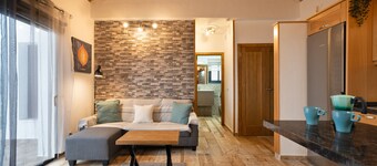 Holiday Home 'Los Almendr2s' with Sea View, Private Terrace and Wi-Fi