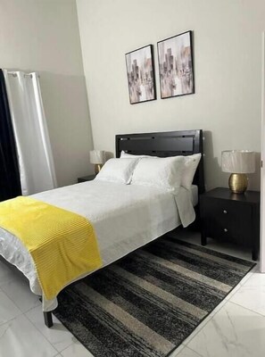 2 室のベッドルーム、アイロン / アイロン台、WiFi、ベッドシーツ