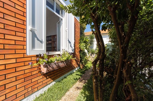 Holiday Home 'Vivenda Barros' with Private Garden and Wi-Fi