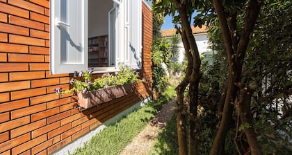 Holiday Home 'Vivenda Barros' with Private Garden and Wi-Fi