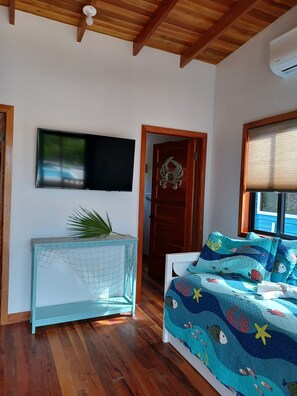 1 chambre, bureau, fer et planche à repasser, Wi-Fi gratuit