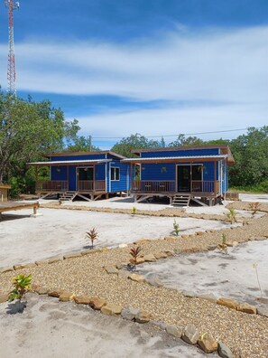 Exterior - Private 1BR Cabana w/ Full Kitchen & Pool Access (Placencia)