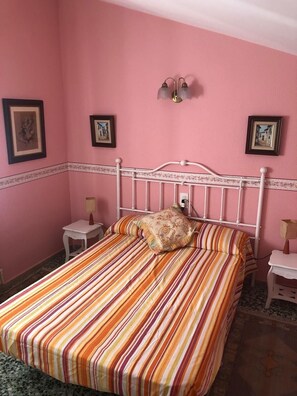 5 Schlafzimmer, kostenloses WLAN, Bettwäsche