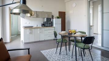 Fridge, microwave, stovetop, toaster