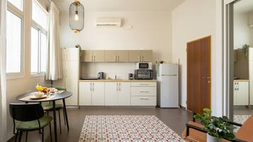 Fridge, microwave, stovetop, toaster