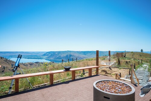 CloudDrift Villa - Romantic MountainTop Getaway with Spa, Sauna and Amazing View